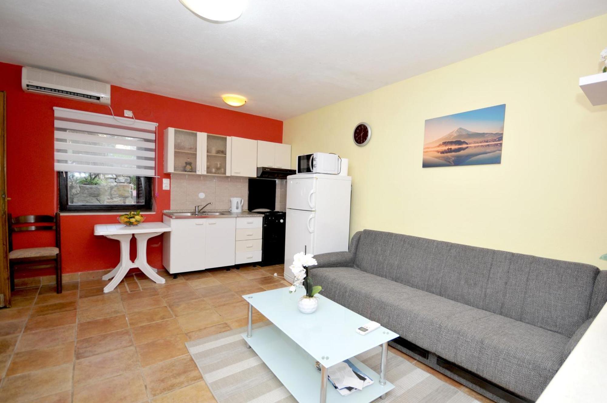 Apartments With A Parking Space Okrug Donji, Ciovo - 13732 Donji Okrug  部屋 写真